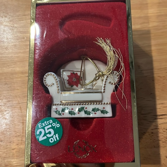 Lenox Other - Lenox Holiday Home Chair